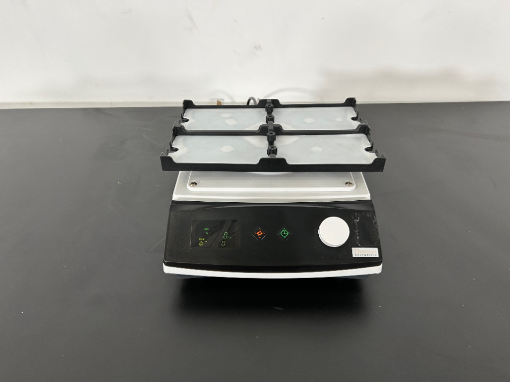 Image of Thermo Scientific Compact Digital Microplate Shaker